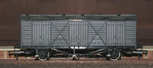 Dapol Model Railway Wagon - Unpainted Fruit D Wagon - A013